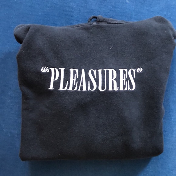 Playboy Pleasures Hoodie size unisex small - Picture 2 of 2